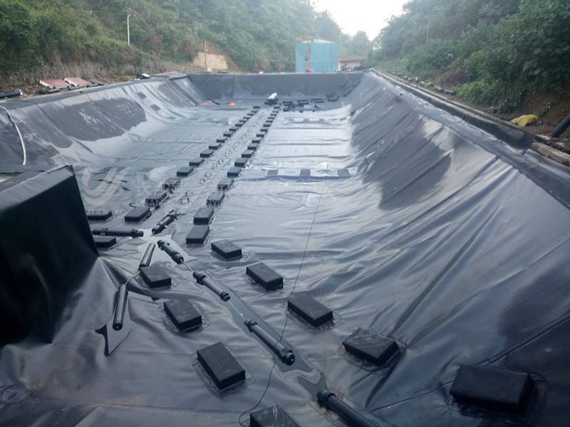 Película Geotécnica de la piscina de inundación apilada