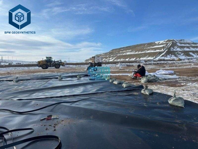 Geomembrana de PVC para Sistemas de Contención de Agua y Paisajismo