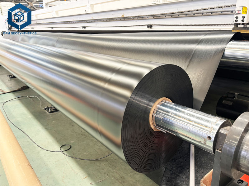 Proceso de Producción de Geomembrana de 1.5 mm BPM con Inspección de Calidad en Cada Etapa